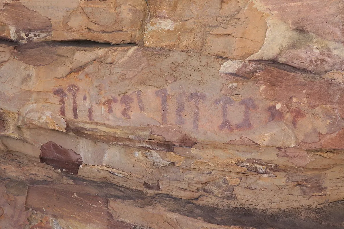 Rock painting of Selva Pascuala near Villar del Humo with fungiform representations